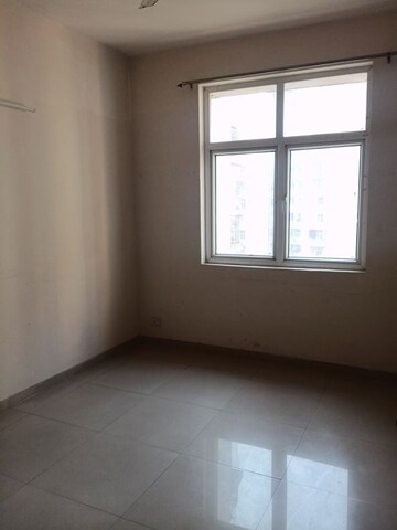 Room in 3 BHK Apartment at Mahagun Mywoods, Sector 16c Greater Noida – for Rent