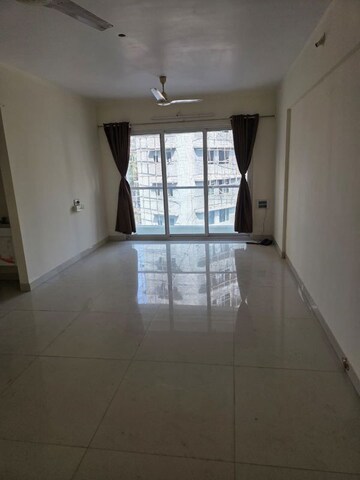 Room in 3 BHK Apartment at Chamunda Heritage, Andheri East – for Rent