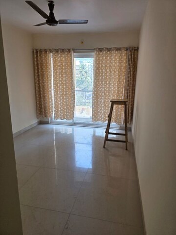 Room in 3 BHK Apartment at Chamunda Heritage, Andheri East – for Rent