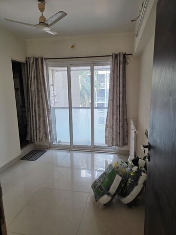 Room in 3 BHK Apartment at Chamunda Heritage, Andheri East – for Rent