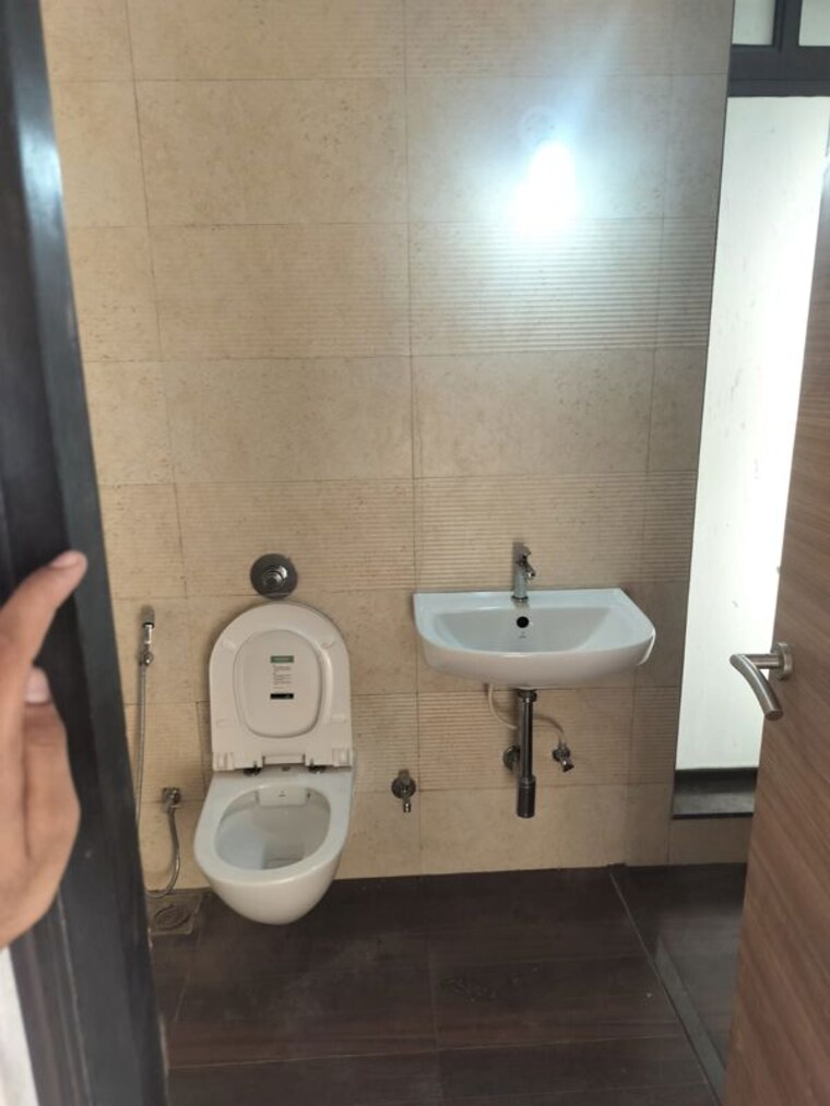 Bathroom, status-sankalp-heights 2 Bedroom 781 Sq.Ft. Apartment In Malad West Mumbai 9824076