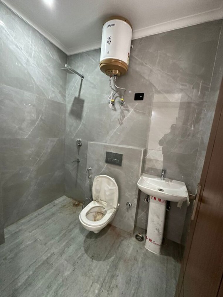 Bathroom, saket 3 Bedroom 18000 Sq.Ft. Builder Floor In Saket Delhi 9824097