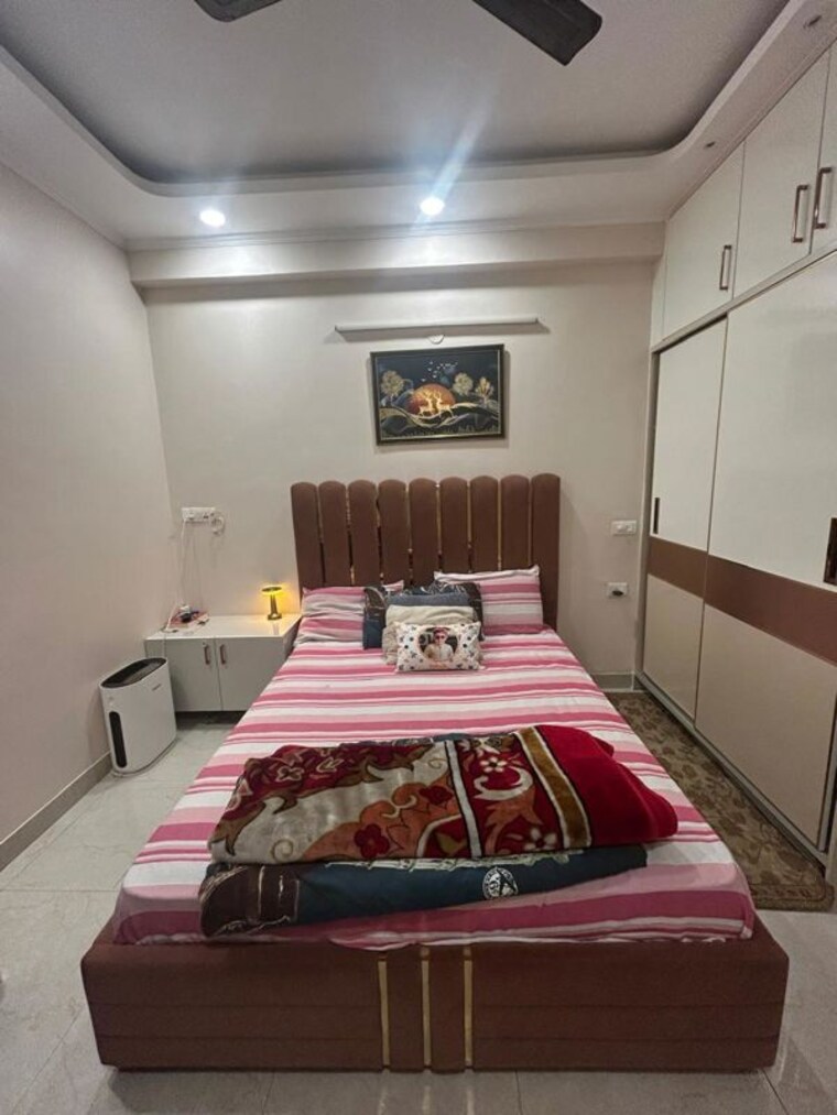 Bedroom, shree-vardhman-victoria 2.5 Bedroom 1350 Sq.Ft. Apartment In Sector 70 Gurgaon 9824117