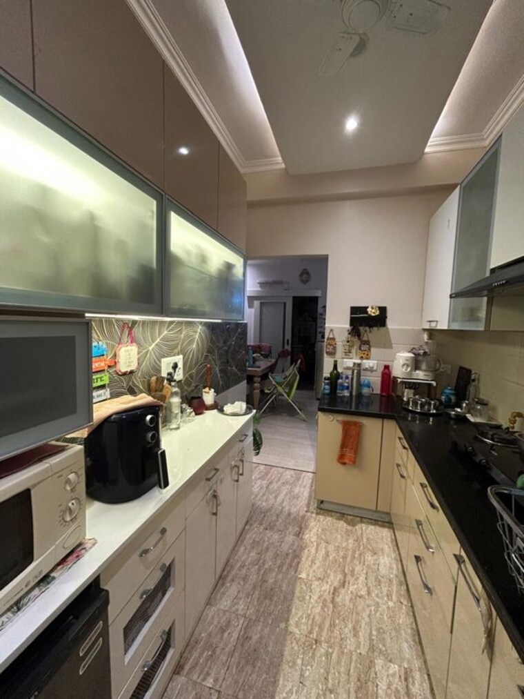 Kitchen, shree-vardhman-victoria 2.5 Bedroom 1350 Sq.Ft. Apartment In Sector 70 Gurgaon 9824117
