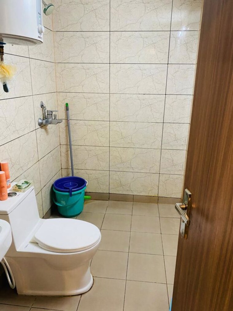 Bathroom, gulshan-botnia 3 Bedroom 1370 Sq.Ft. Apartment In Sector 144 Noida 9675746