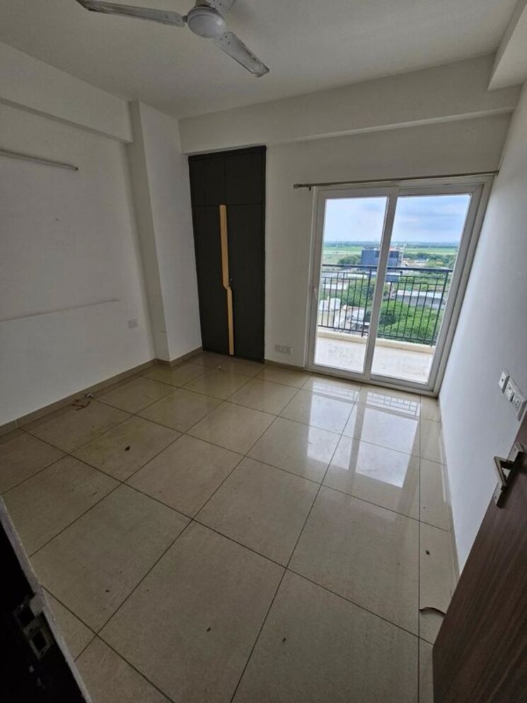 Room, gulshan-botnia 3 Bedroom 1370 Sq.Ft. Apartment In Sector 144 Noida 9675746