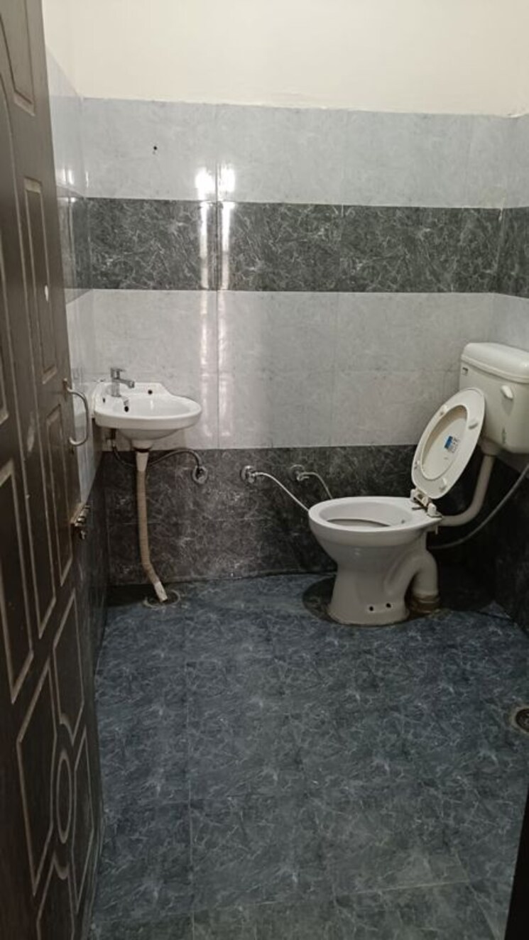 Bathroom, sbp-housing-park 3 Bedroom 1500 Sq.Ft. Apartment In Central Derabassi Chandigarh 9824119