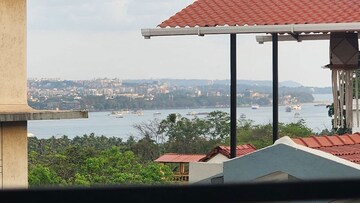 Swimming Pool in 2.5 BHK Apartment at Porvorim – for Rent