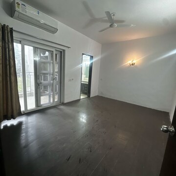 Room in 3.5 BHK Apartment at Spaze Privy, Sector 72 – for Sale