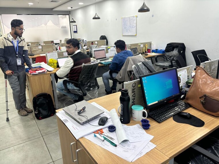 Team Area, sector v Commercial Office Space 1600 Sq.Ft. In Sector V Kolkata 9824302