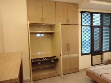Furnished Amenities in 3 BHK Builder Floor at Greater Kailash – for Rent