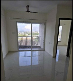 Room in 2 BHK Apartment at Kolte Patil R10, Hinjewadi – for Rent