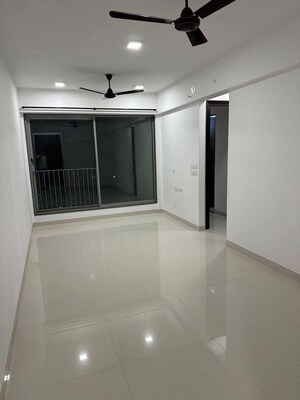 2 BHK Apartment For Rent in Sunteck City Avenue 4, Goregaon West