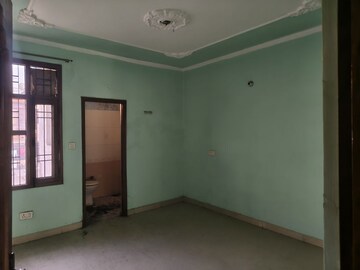 Room in 3 BHK Builder Floor at Lohgarh – for Sale