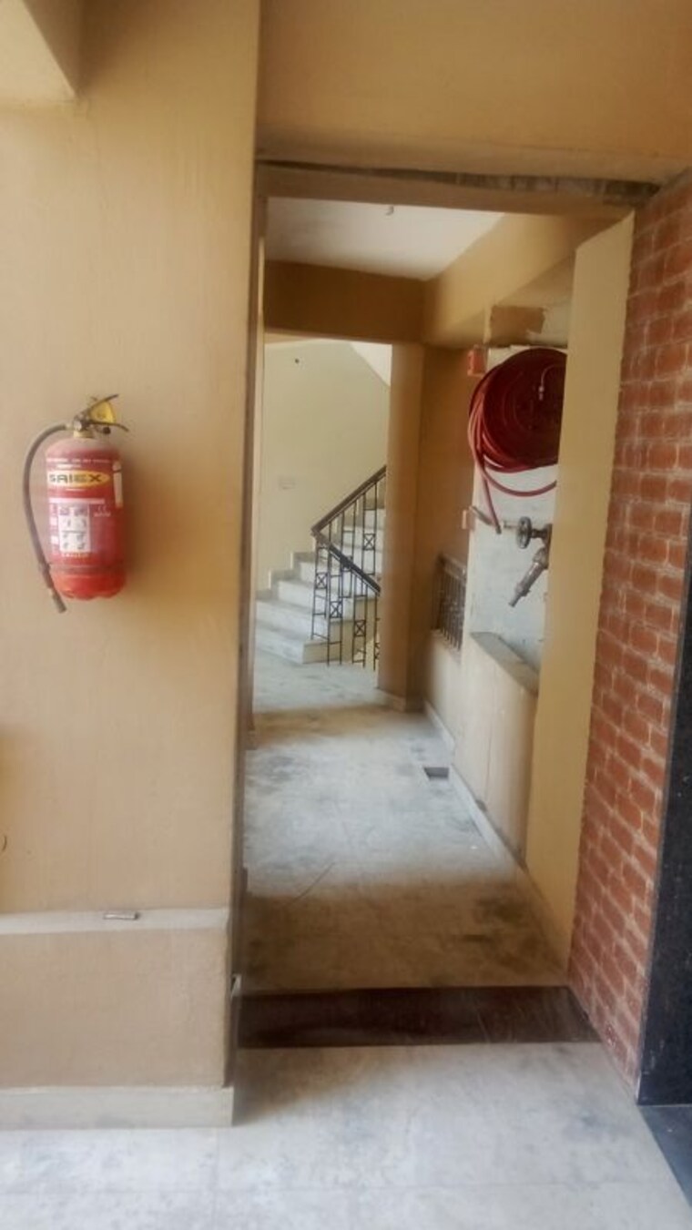 undefined, okhla industrial area 1.5 Bedroom 42 Sq.Yd. Builder Floor In Okhla Industrial Area Delhi 9824753