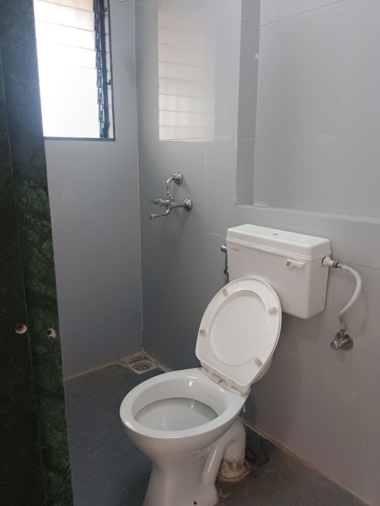 Bathroom, highland-pearl 1 Bedroom 430 Sq.Ft. Apartment In Thane West Thane 9824801