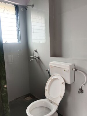 Bathroom in 1 BHK Apartment at Highland Pearl, Thane West – for Rent