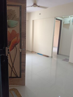 Room in 1 BHK Apartment at Highland Pearl, Thane West – for Rent