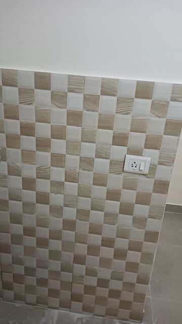 Master Bedroom in 2.5 BHK Apartment at Gaur City 2 - 12th Avenue, Sector 16c Greater Noida – for Rent