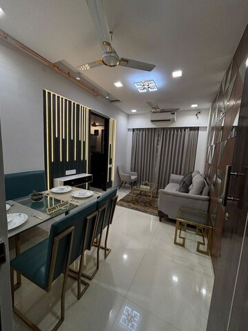 Team Area in 4 BHK Apartment at Lake Gardens – for Sale