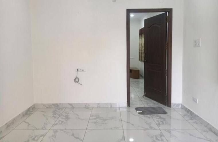 Room, gachibowli 3.5 Bedroom 2000 Sq.Ft. Apartment In Gachibowli Hyderabad 9824907