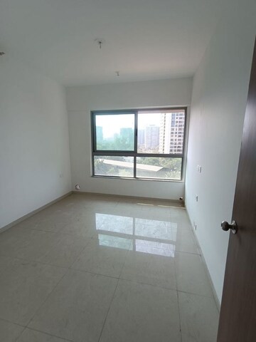 Room in 2 BHK Apartment at Kalpataru Immensa, Kolshet Road – for Sale