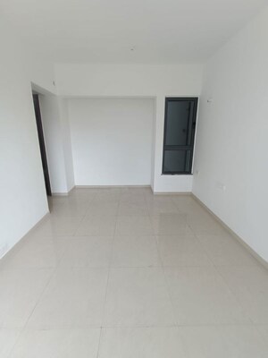 2 BHK Apartment For Sale in Kalpataru Immensa, Kolshet Road