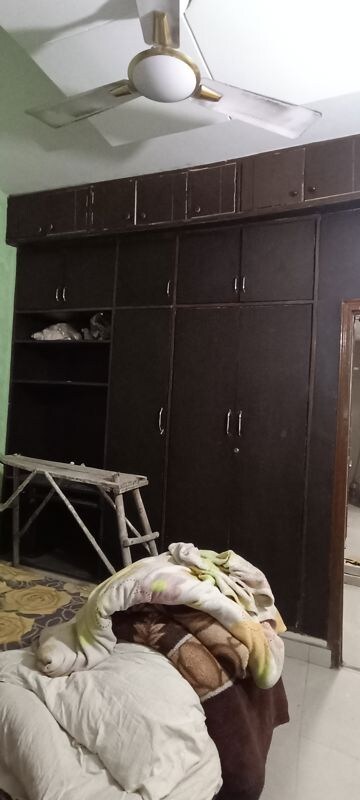 Room in 3 BHK Builder Floor at Patiala Road – for Rent