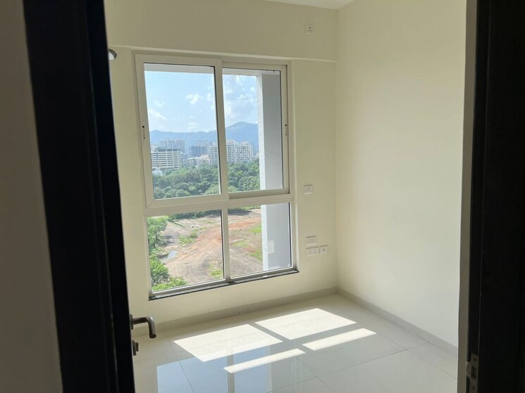 Room, sheth-zuri 1.5 Bedroom 520 Sq.Ft. Apartment In Laxmi Nagar Thane 9824988