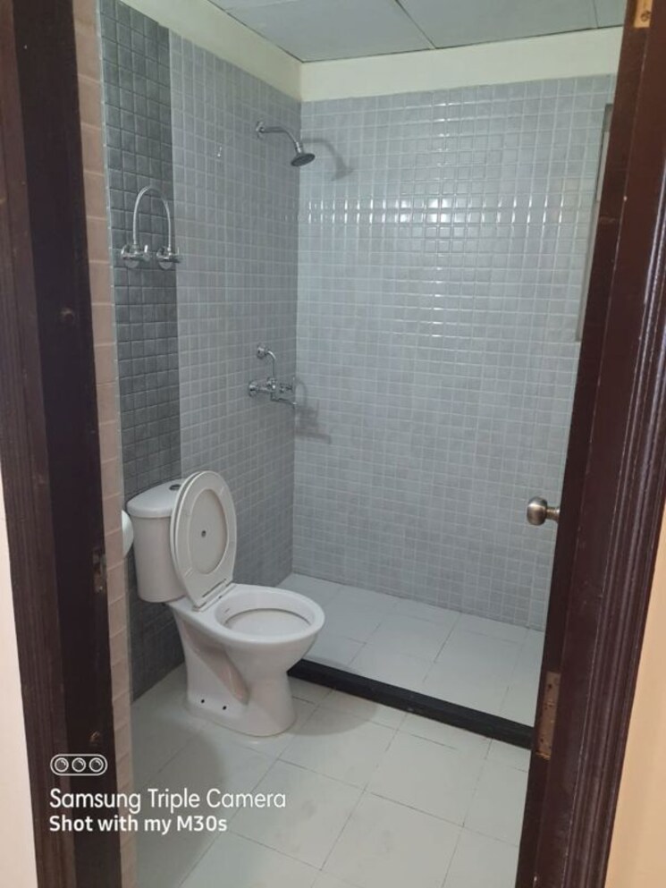 Bathroom, rise-organic-homes 3.5 Bedroom 1733 Sq.Ft. Apartment In Mahurali Ghaziabad 9825027