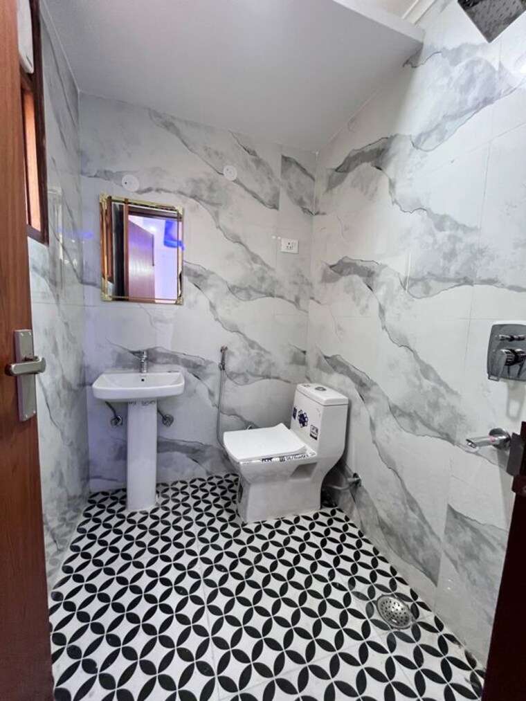 Bathroom, malviya nagar 2 Bedroom 1169 Sq.Ft. Builder Floor In Malviya Nagar Delhi 9824969