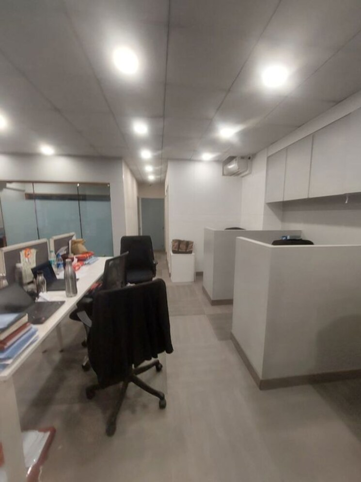 Team Area, raheja-center Commercial Office Space 1242 Sq.Ft. In Nariman Point Mumbai 9825023