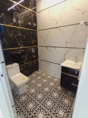 Bathroom in 2 BHK Builder Floor at Lajpat Nagar 4 – for Rent