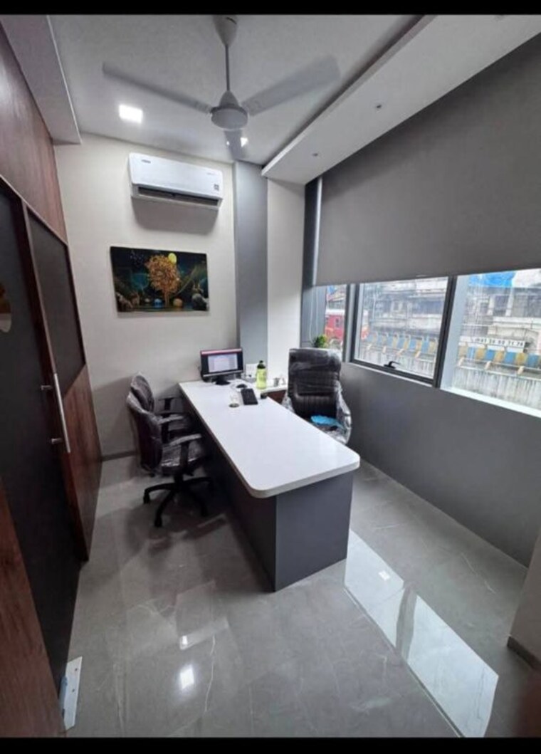 Team Area, rashmi-complex-teen-hath-naka Commercial Office Space 400 Sq.Ft. In Dharamveer Nagar Thane 9825105
