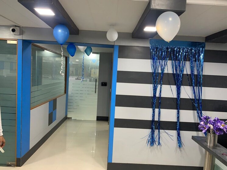 Team Area, satellite Commercial Office Space in IT/SEZ 5000 Sq.Ft. In Satellite Ahmedabad 9825083