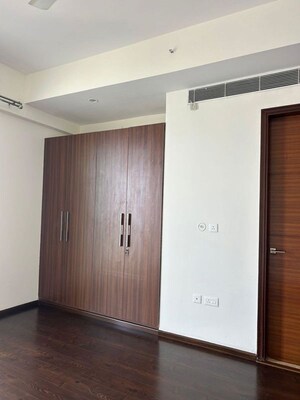 3.5 BHK Apartment For Rent in Mahagun Mezzaria, Sector 78
