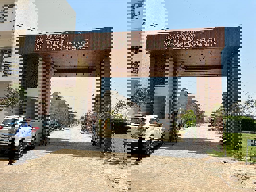 4 BHK 100 Sq.Yd. Independent House in Alaknanda Maxxus Eden Estate