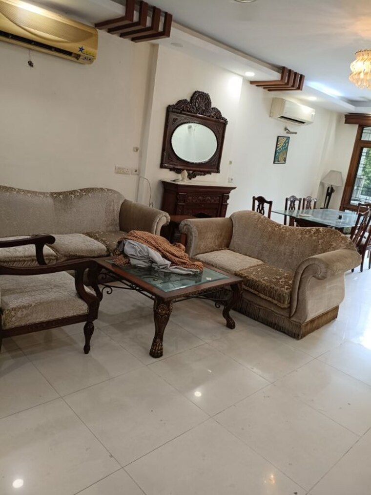 Living Room, maharani bagh 4 Bedroom 506 Sq.Yd. Independent House In Maharani Bagh Delhi 9825248