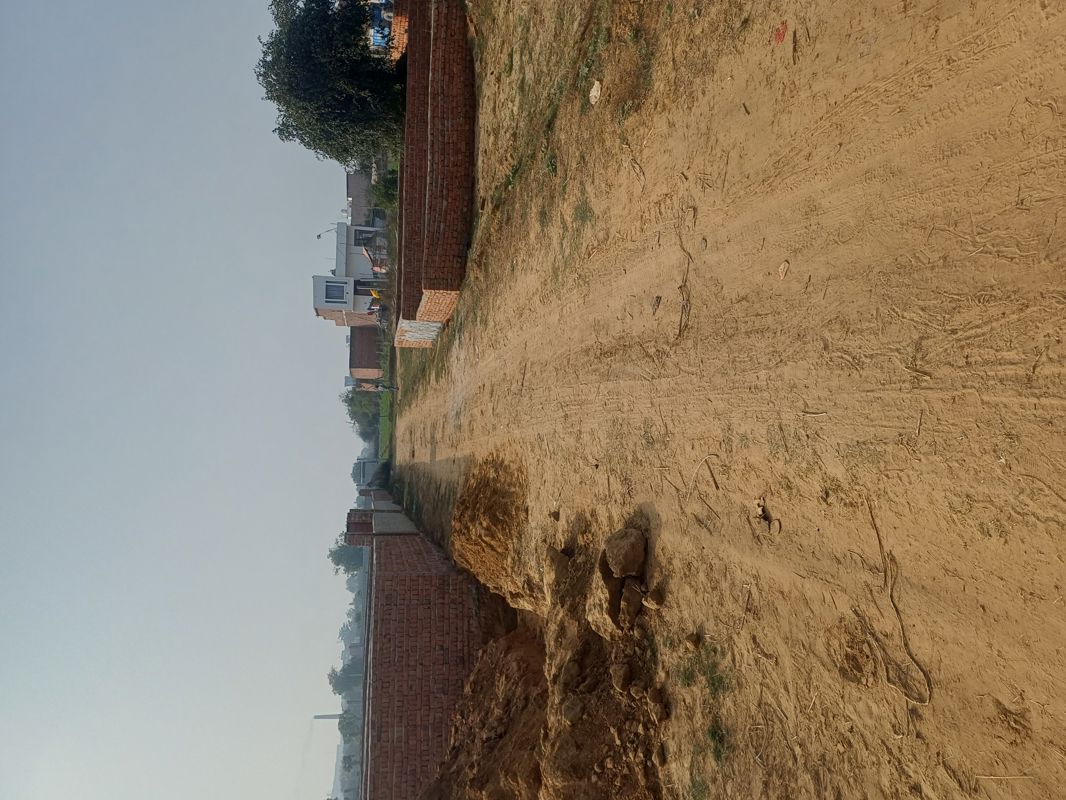 Plot For Sale in Nacholi