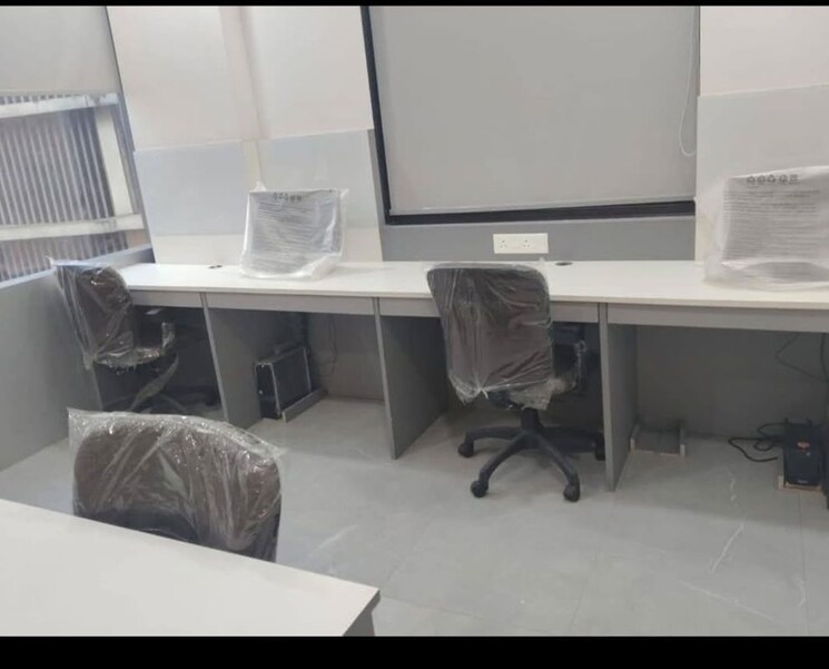 Team Area, mukund-chs-mulund Commercial Office Space 400 Sq.Ft. In Mulund East Mumbai 9825270