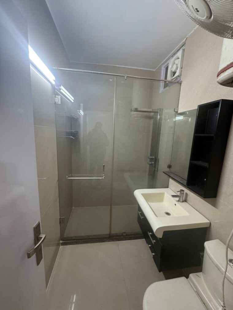 Master Bedroom, uday park 4 Bedroom 225 Sq.Ft. Builder Floor In Uday Park Delhi 9825271