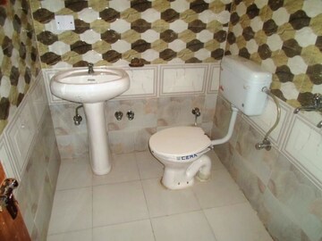 Bathroom in 1 BHK Villa at Sector 1 – for Rent