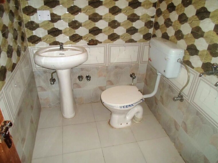 Bathroom, sector 1 1 Bedroom 900 Sq.Ft. Villa In Sector 1 Chandigarh 9819407