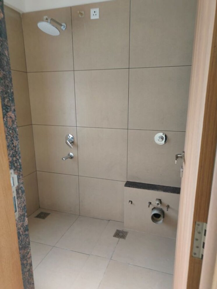 Bathroom, majestique-signature-towers 4 Bedroom 2200 Sq.Ft. Apartment In Balewadi Pune 9825301