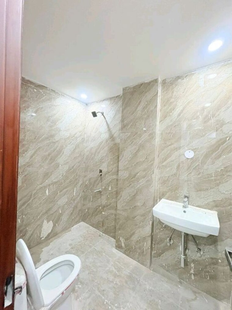 Bathroom, chattarpur 2 Bedroom 900 Sq.Ft. Builder Floor In Chattarpur Delhi 9825322