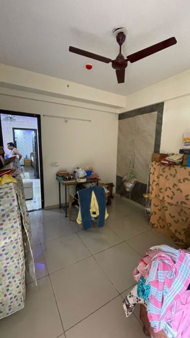 Master Bedroom, rise-organic-homes 3.5 Bedroom 1733 Sq.Ft. Apartment In Mahurali Ghaziabad 9825398