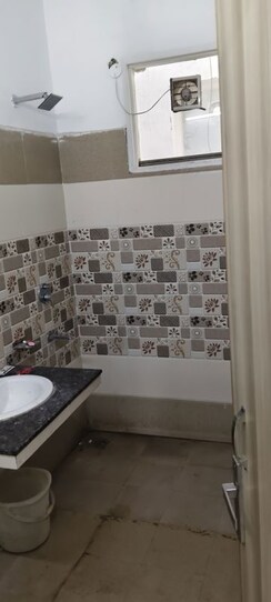 2 BHK + Extra Room Independent House For Rent in DLF Hyde Park