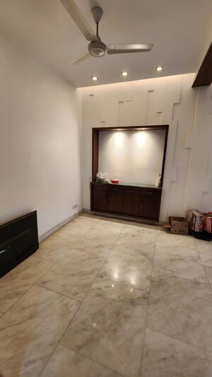 Room in 3 BHK Builder Floor at Greater Kailash – for Rent