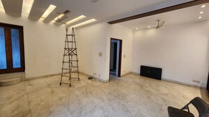 Room in 3 BHK Builder Floor at Greater Kailash – for Rent