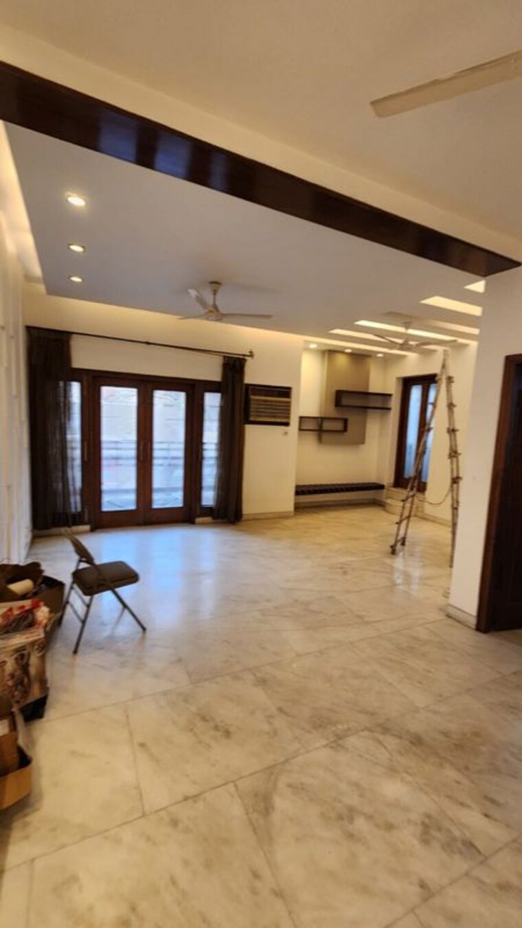 Room, greater kailash 3 Bedroom 1800 Sq.Ft. Builder Floor In Greater Kailash Delhi 9825401